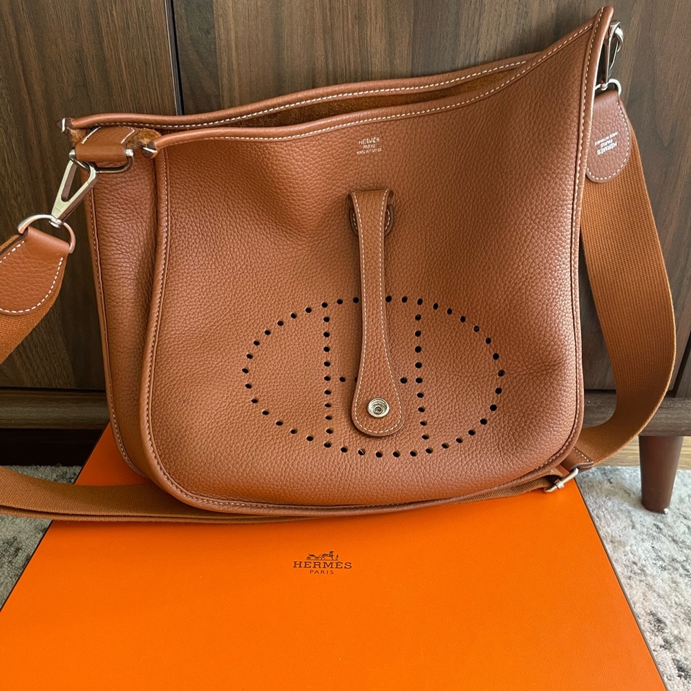 Hermes Evelyne III 29 Taurillon Clemence Gold Handbag